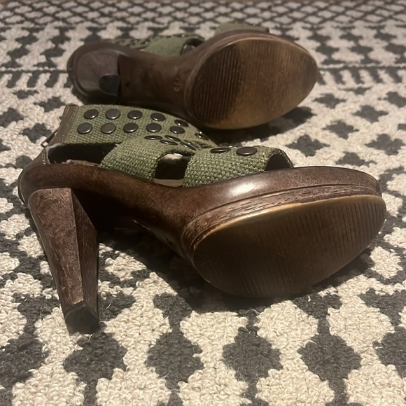 EUC Town Shoes Army Green Sandals - Picture 3 of 4